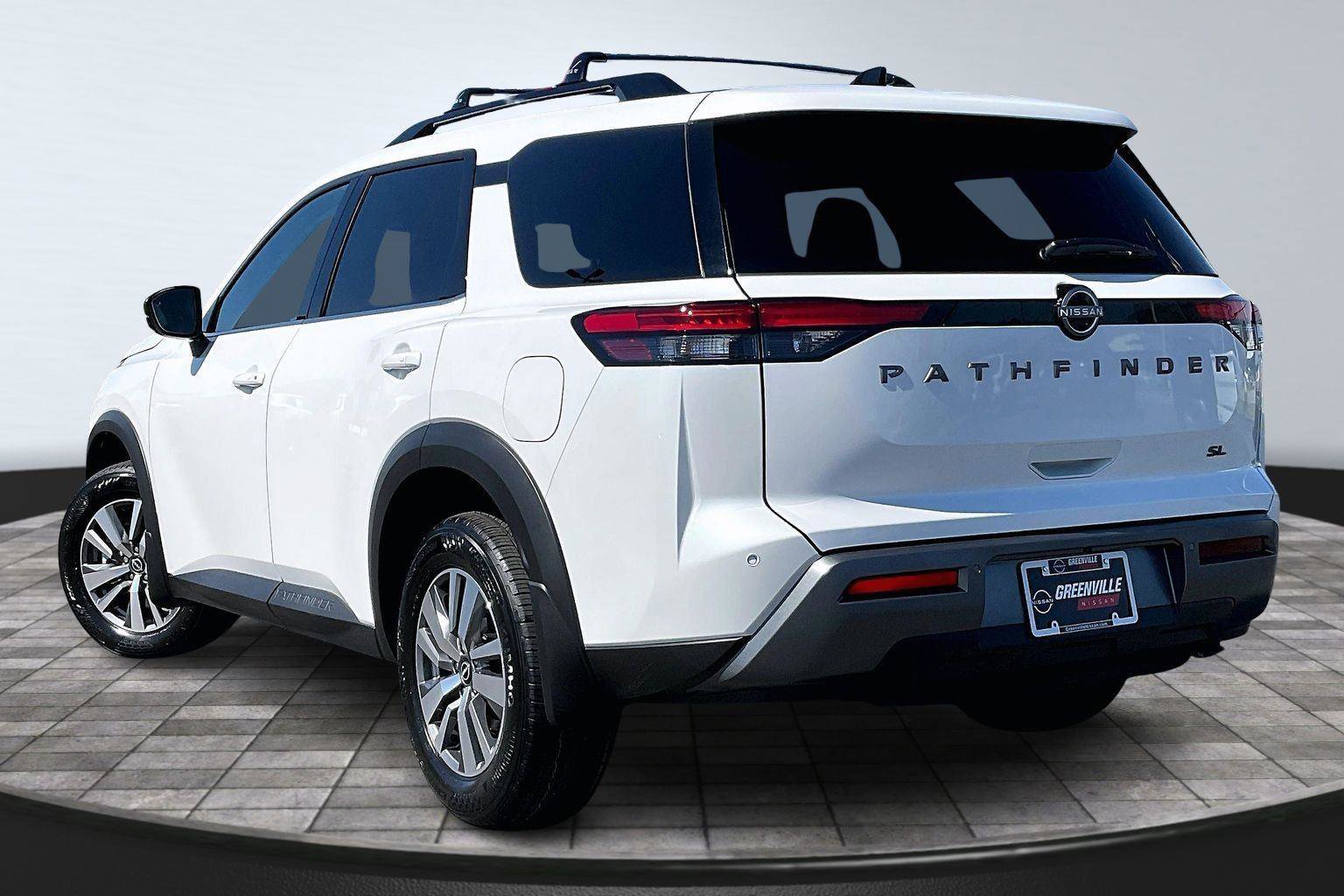 New 2026 Nissan Pathfinder SL image 4