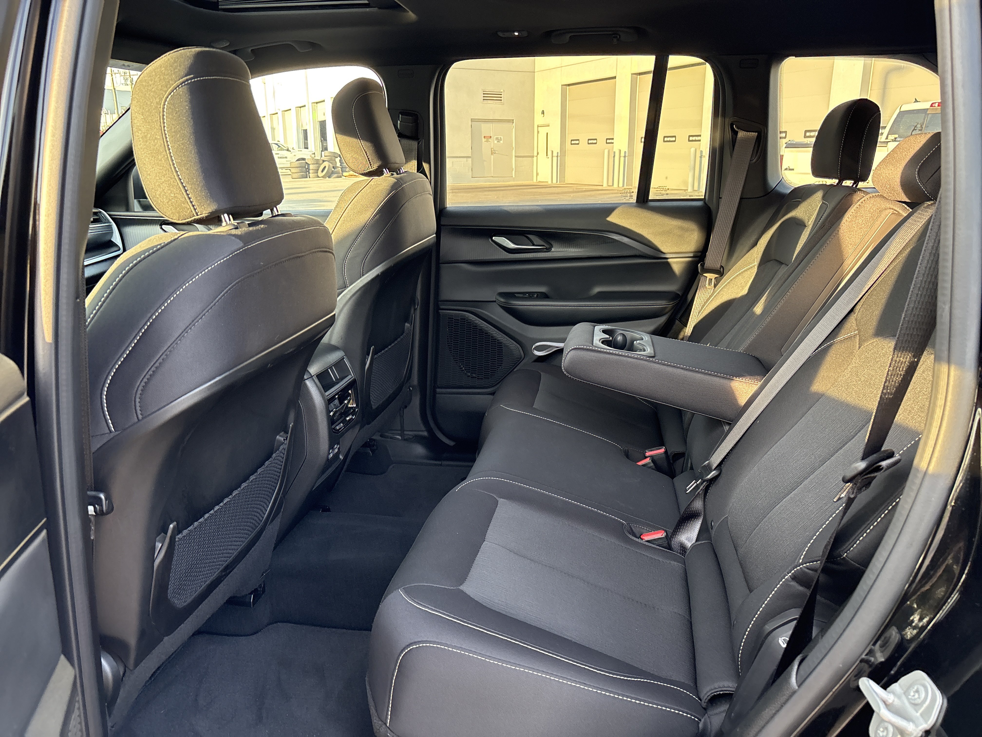Used 2024 Jeep Grand Cherokee Laredo X w/ Luxury Tech Group I AWD/4WD image 33