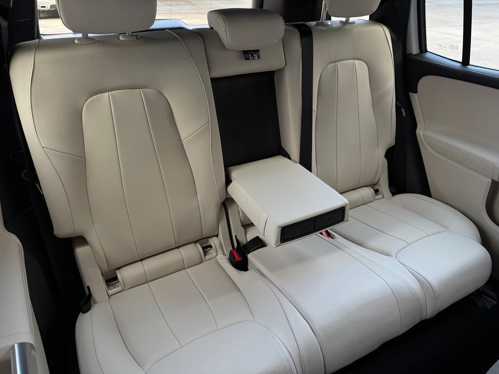Used 2025 Mercedes-Benz GLB 250 4MATIC image 15