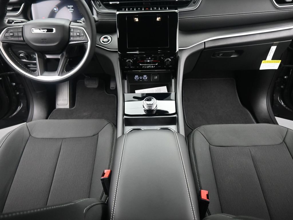 New 2025 Jeep Grand Cherokee L Laredo w/ Luxury Tech Group I image 25