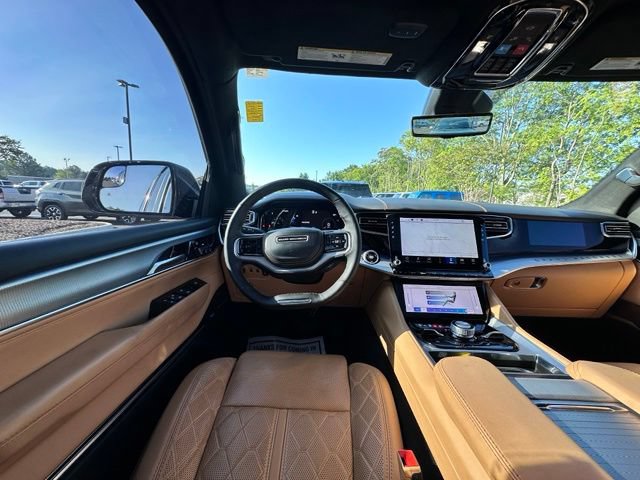 Used 2023 Jeep Grand Wagoneer L Series III AWD/4WD image 17