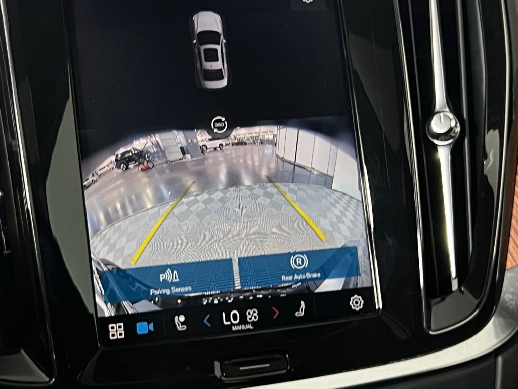 Used 2025 Volvo S60 B5 Plus image 21