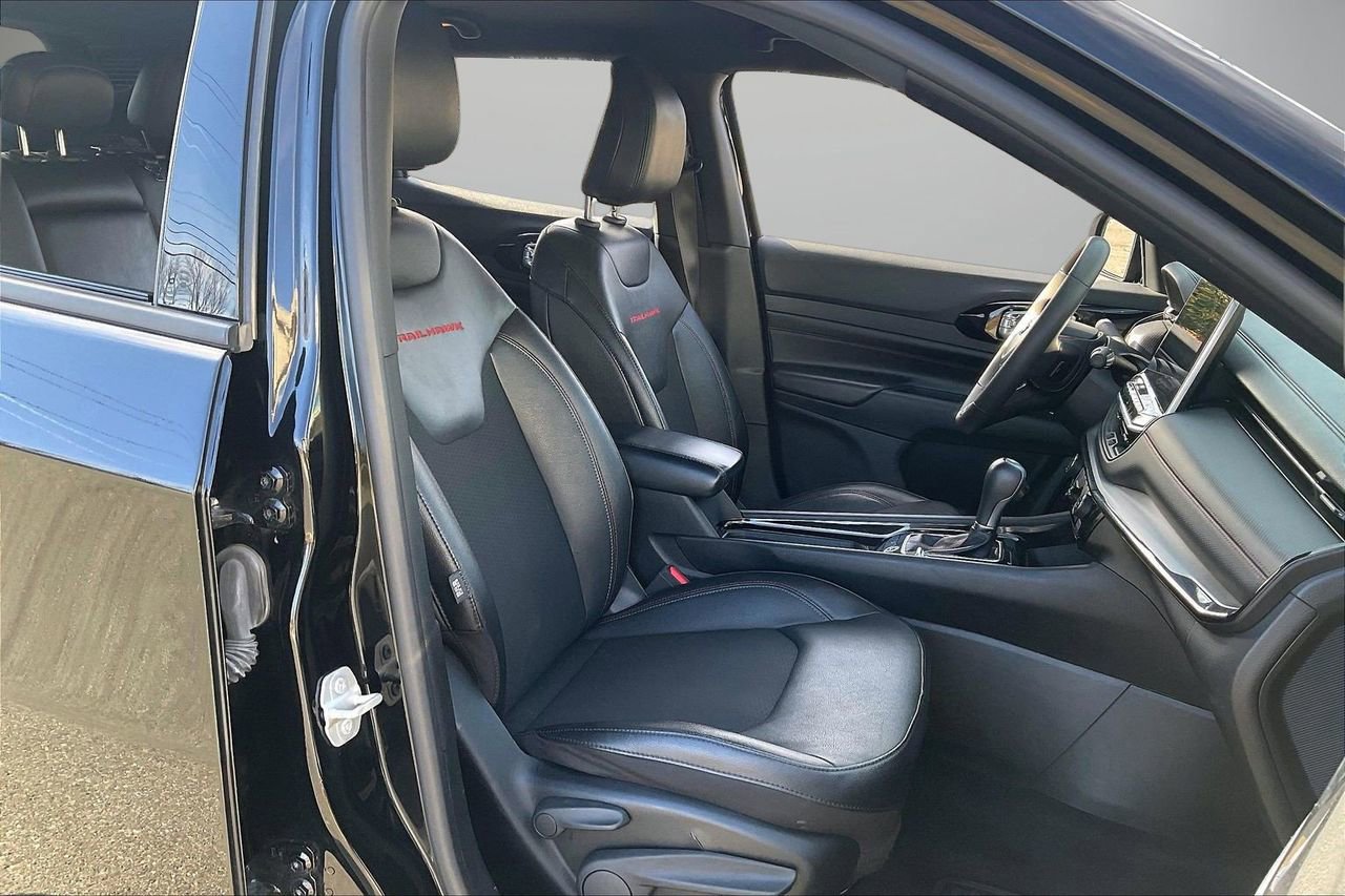 Used 2024 Jeep Compass Trailhawk image 23