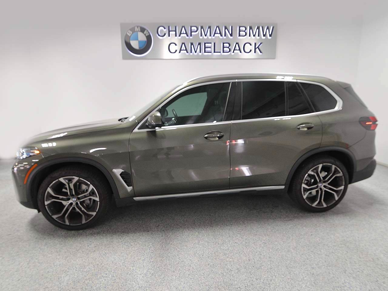 Used 2026 BMW X5 xDrive40i w/ Climate Comfort Package AWD/4WD image 3