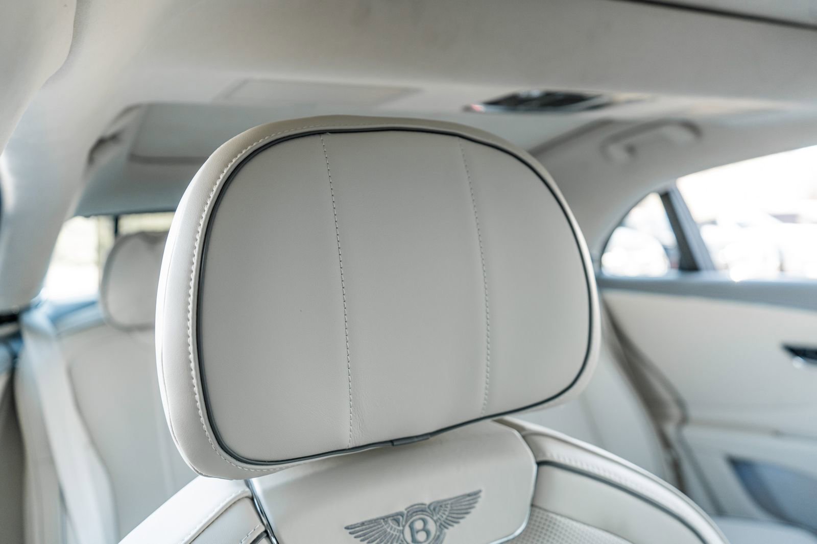 Certified 2026 Bentley Flying Spur Plug-In Hybrid image 41