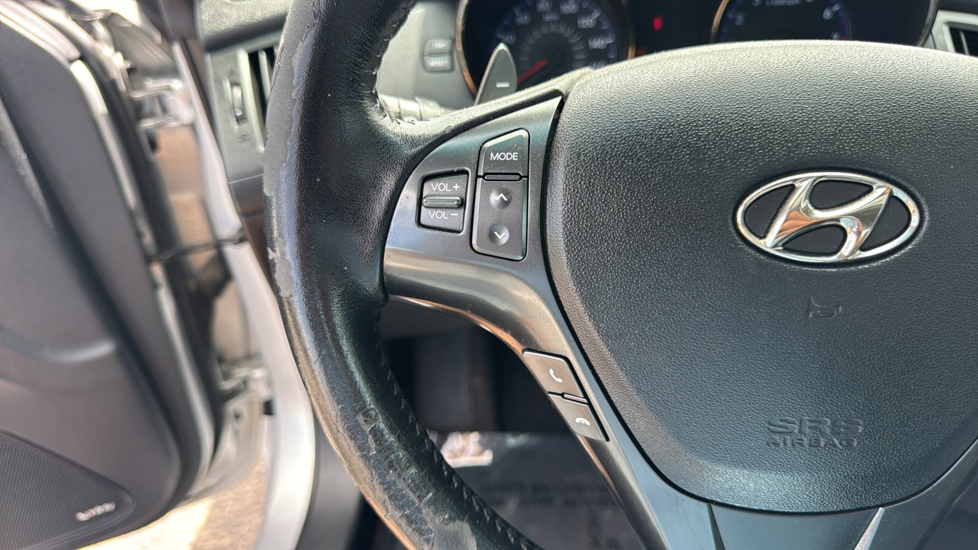 Used 2011 Hyundai Genesis 3.8 RWD image 25