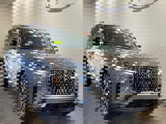 New 2026 Lincoln Aviator AWD image 2
