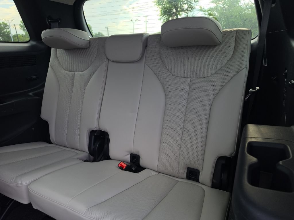 Used 2023 Hyundai Palisade Calligraphy FWD image 11
