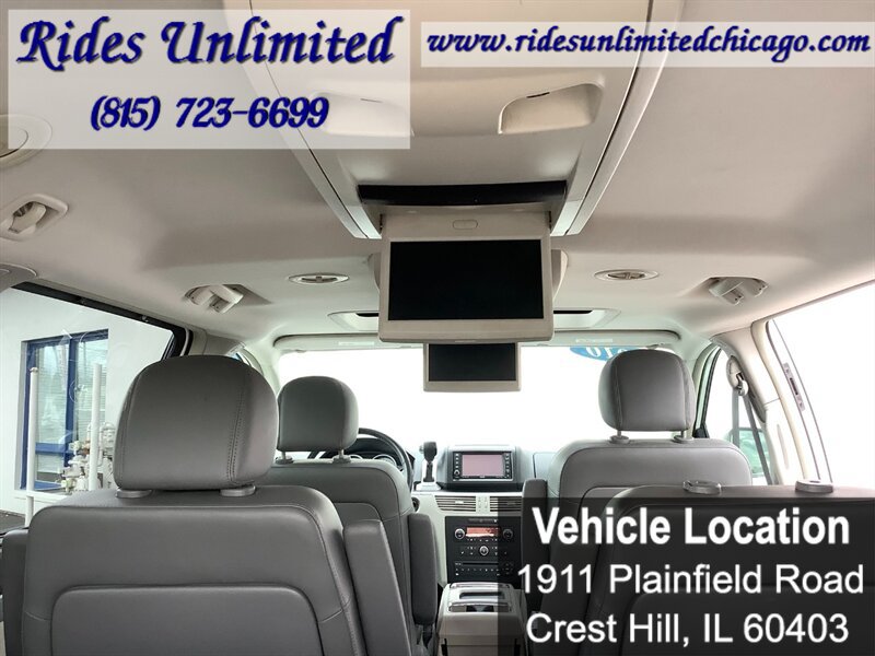 Used 2010 Volkswagen Routan SEL Premium FWD image 39