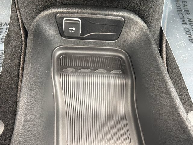 Used 2026 Chrysler Pacifica Select FWD image 36