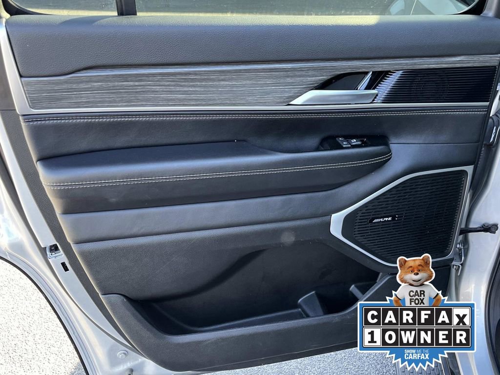 Used 2024 Jeep Wagoneer Series III image 17