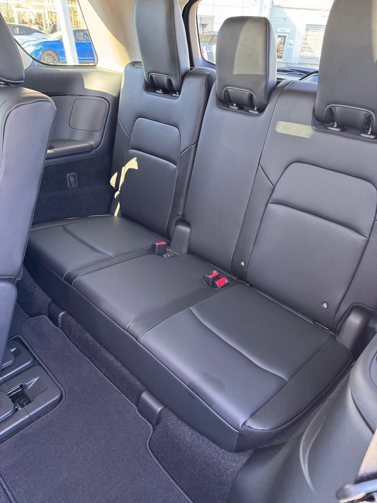 Used 2025 Nissan Pathfinder SL image 14