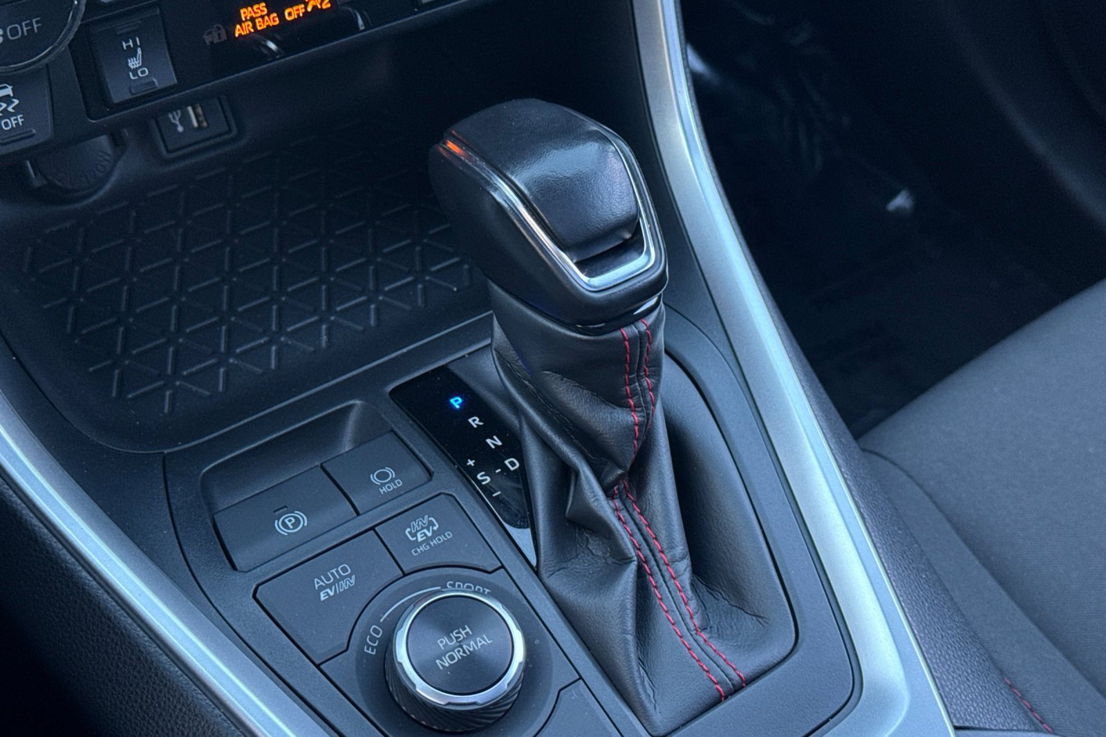 Certified 2023 Toyota RAV4 SE image 28