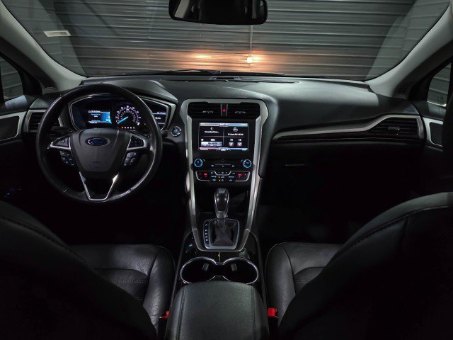 Used 2016 Ford Fusion SE w/ Equipment Group 202A image 11