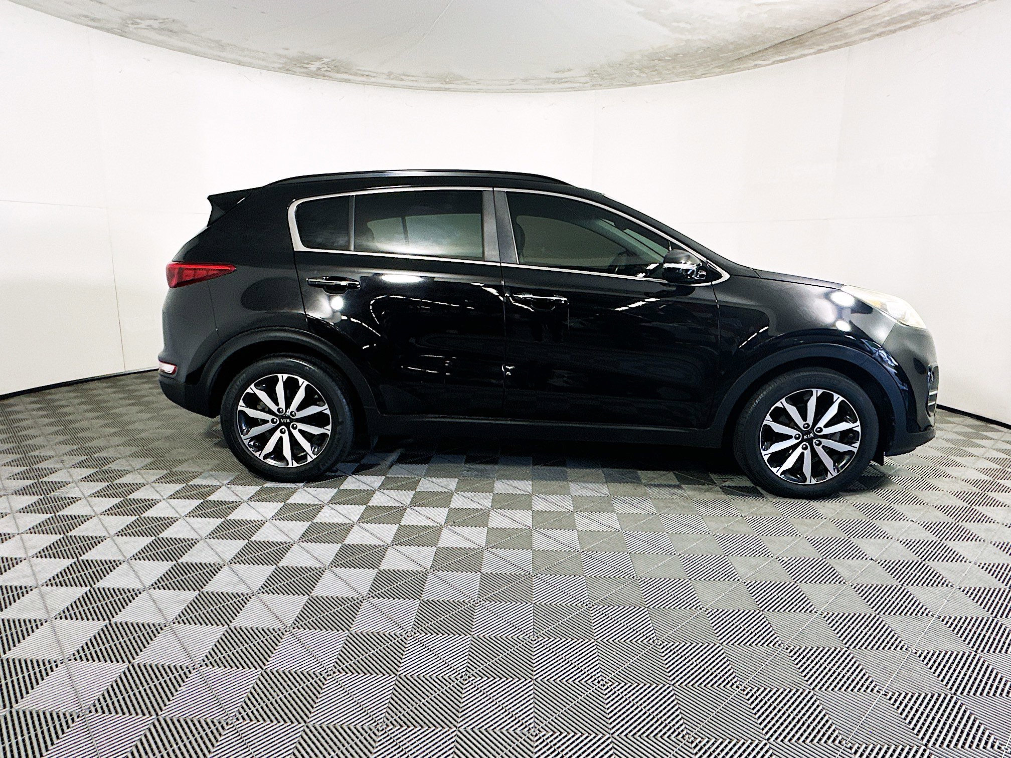 Used 2019 Kia Sportage EX w/ EX Premium Package FWD image 2