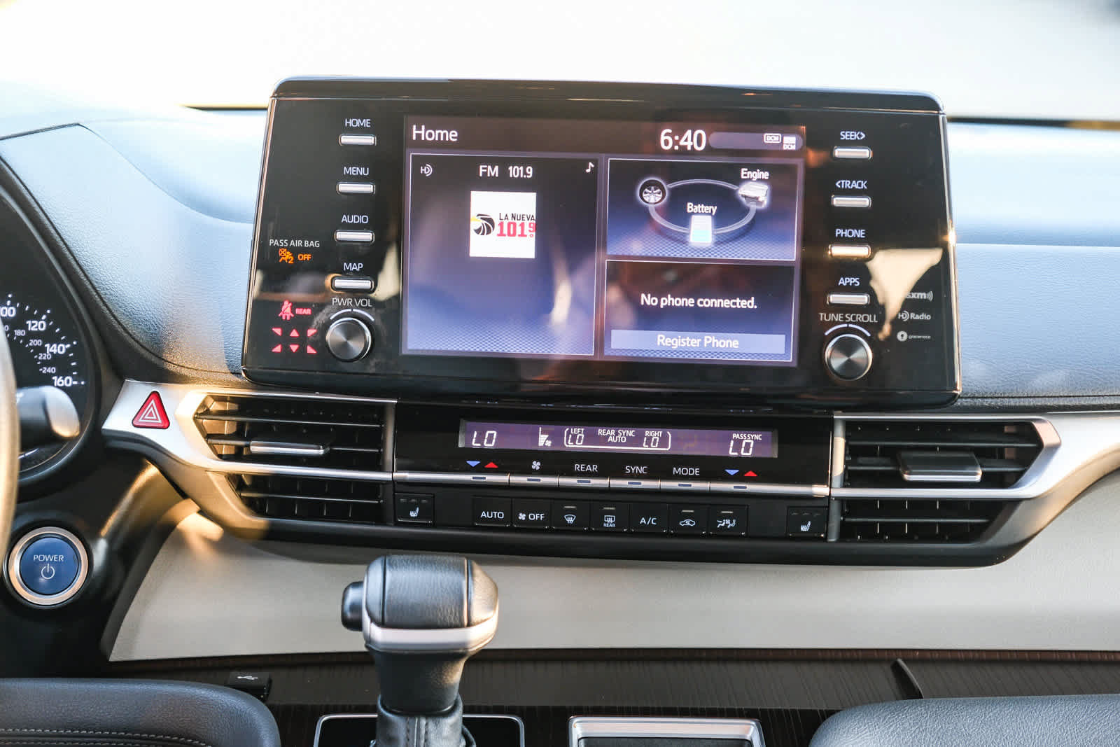 Certified 2024 Toyota Sienna XLE FWD image 14