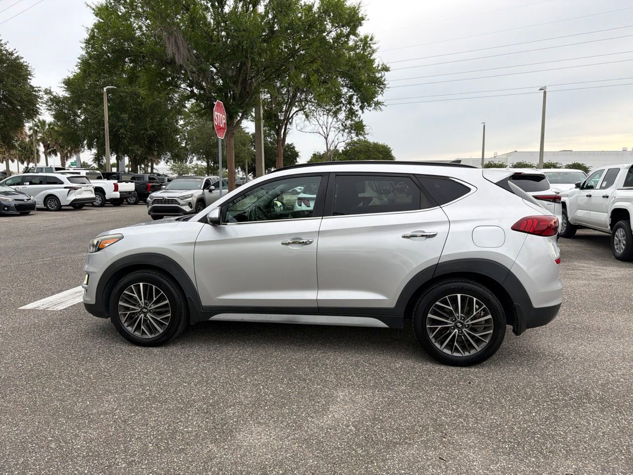 Used 2019 Hyundai Tucson Ultimate w/ Cargo Package FWD image 2
