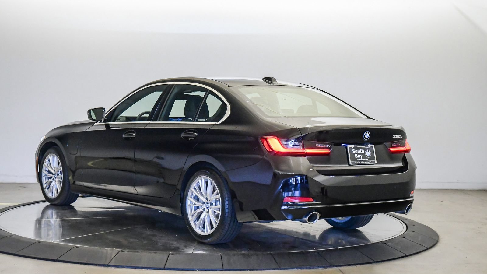 Certified 2024 BMW 330e w/ Premium Package RWD image 2