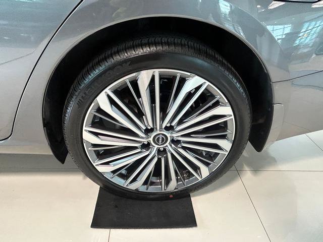 Used 2023 Nissan Altima 2.5 SL AWD/4WD image 13