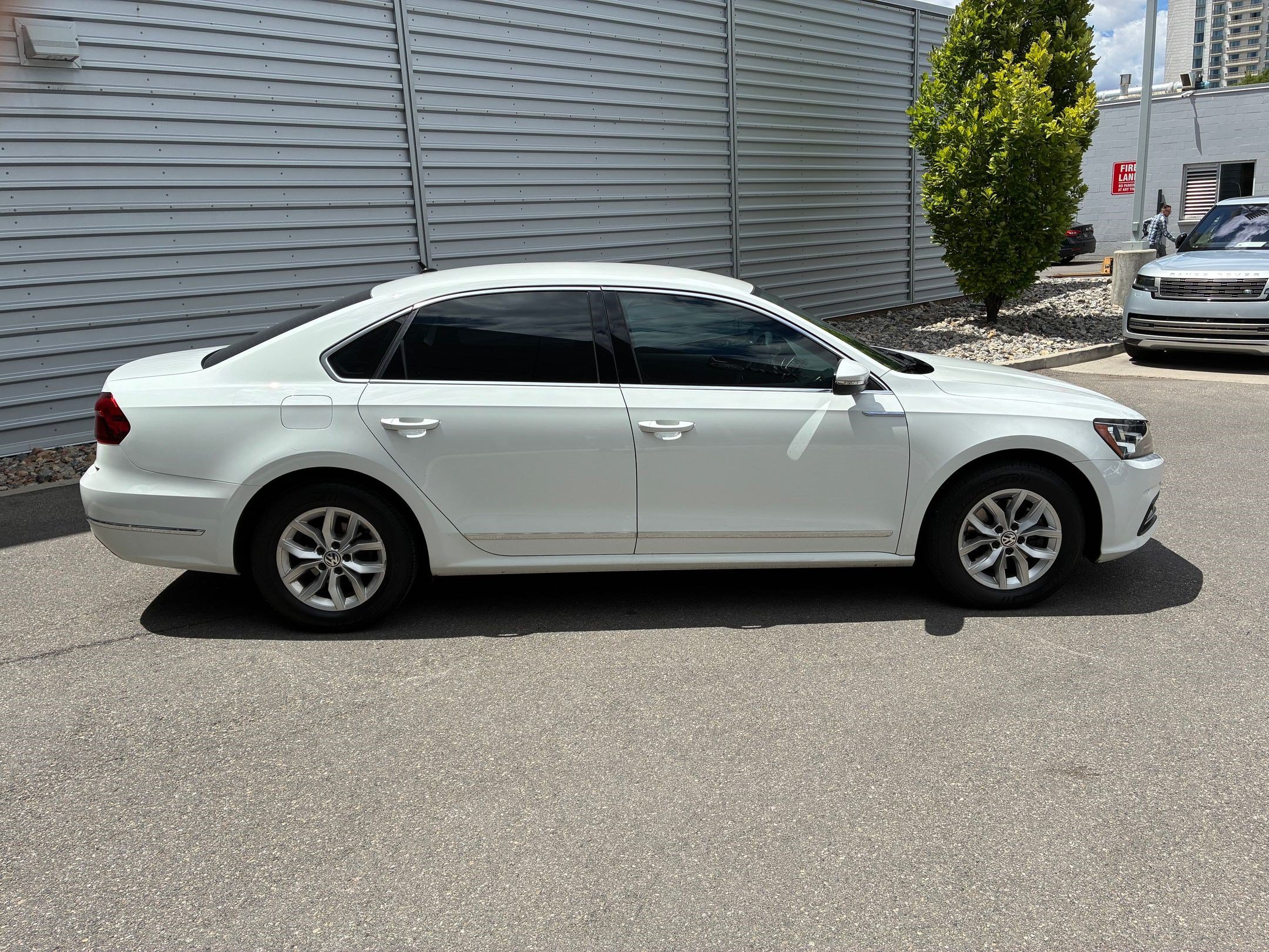 Used 2017 Volkswagen Passat 1.8T S FWD image 2