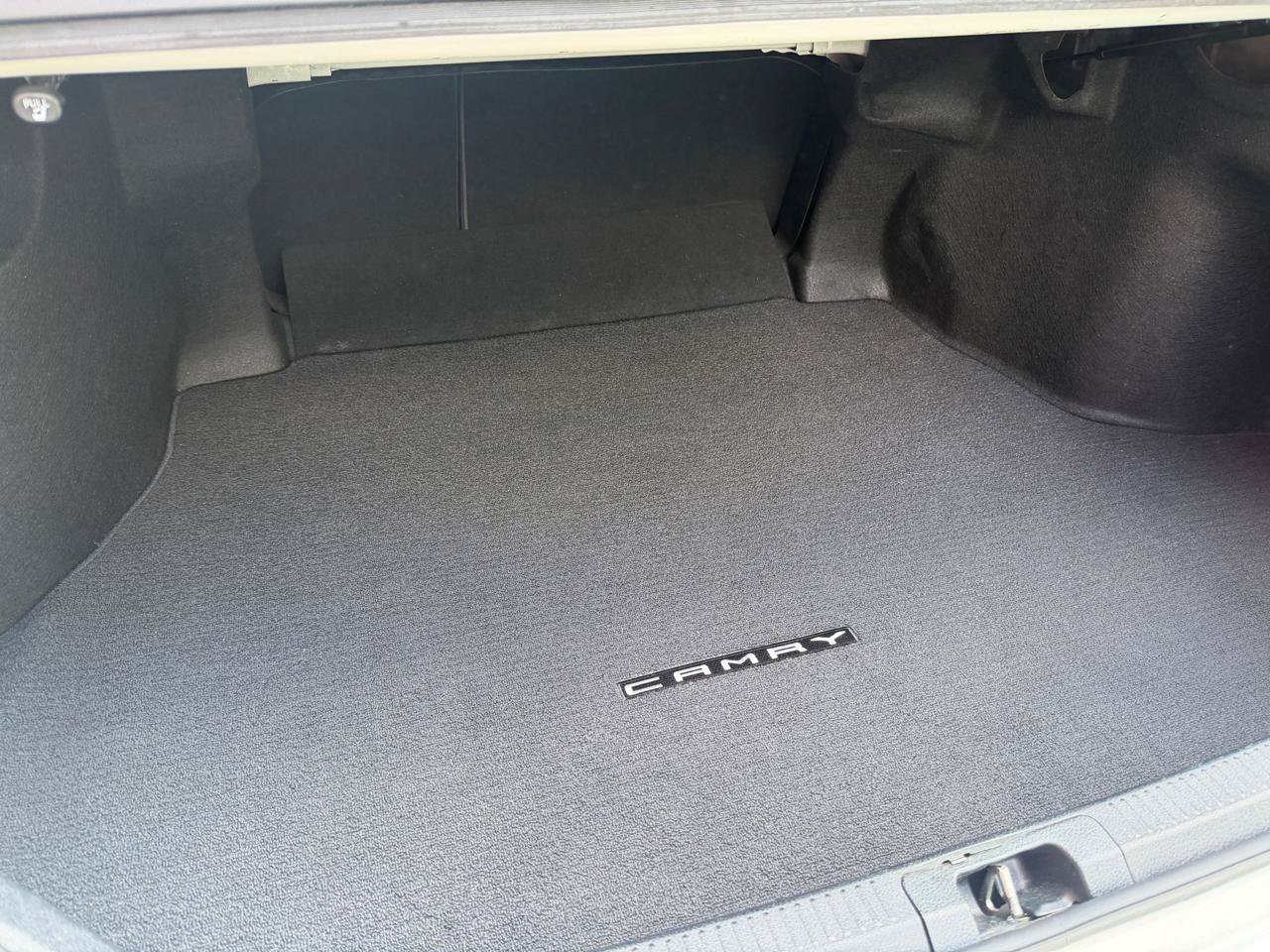 Used 2020 Toyota Camry SE FWD image 10