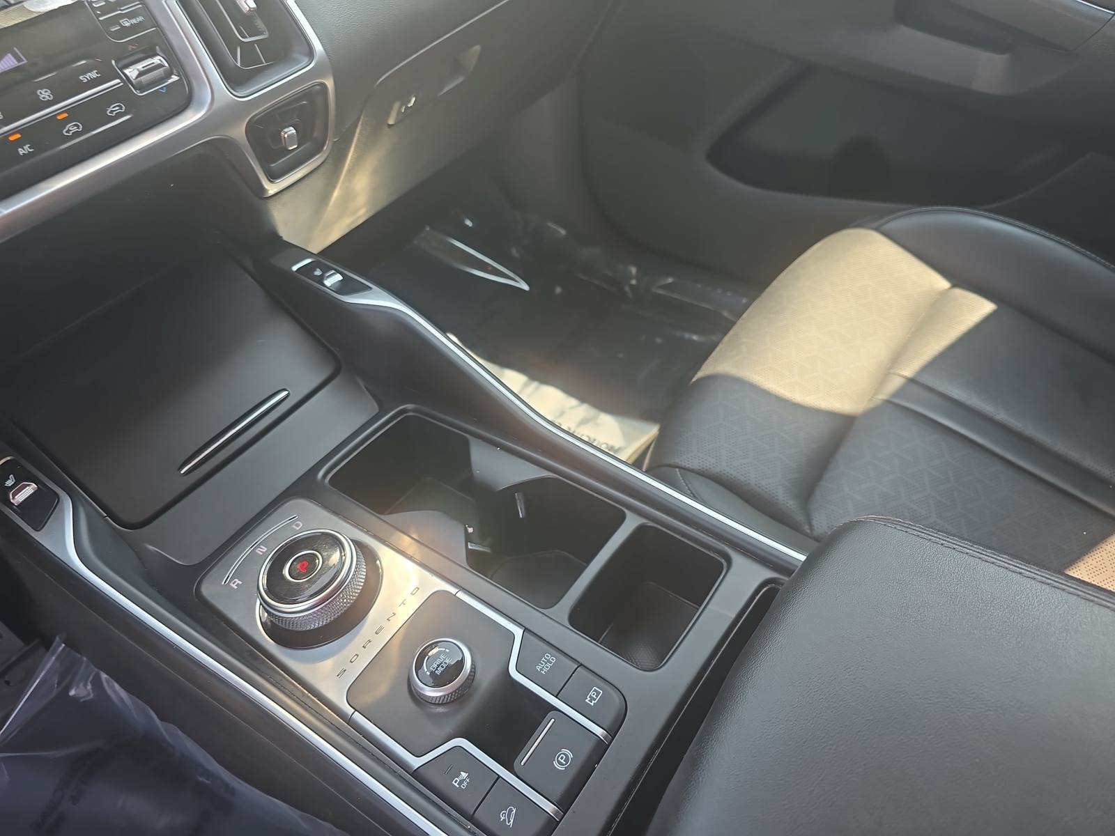 Used 2021 Kia Sorento S FWD image 25