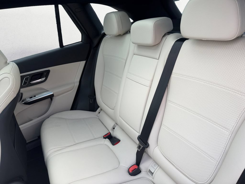 Certified 2025 Mercedes-Benz GLC 300 4MATIC image 13