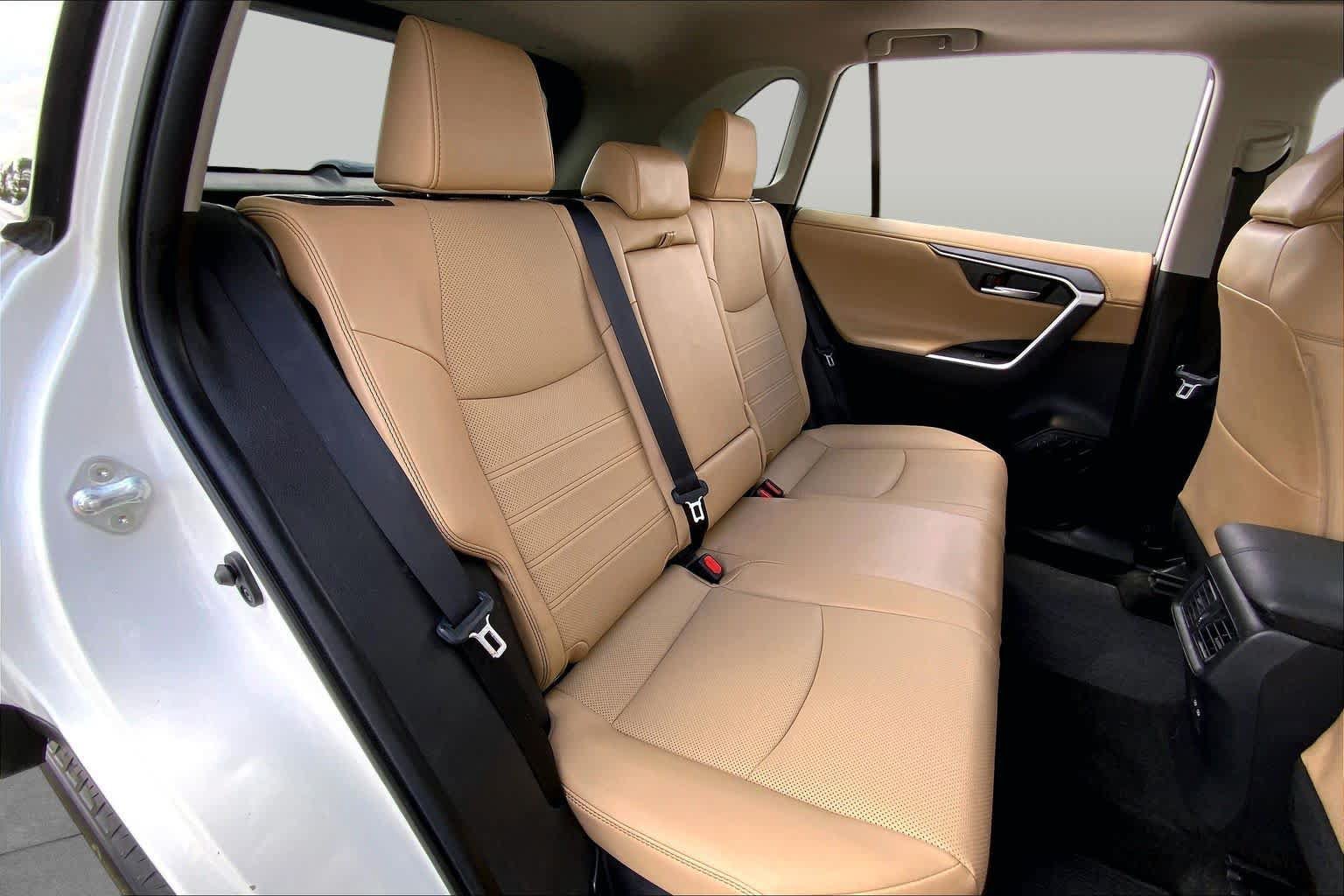 Used 2022 Toyota RAV4 Limited AWD/4WD image 19