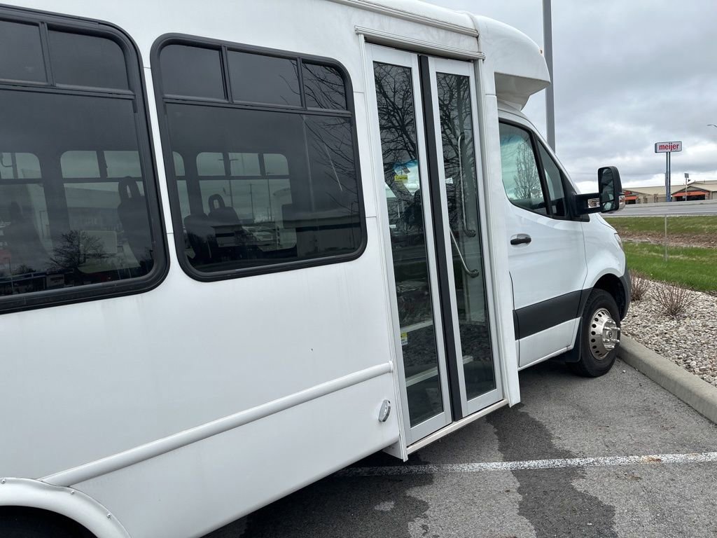 Used 2022 Mercedes-Benz Sprinter 3500 image 23