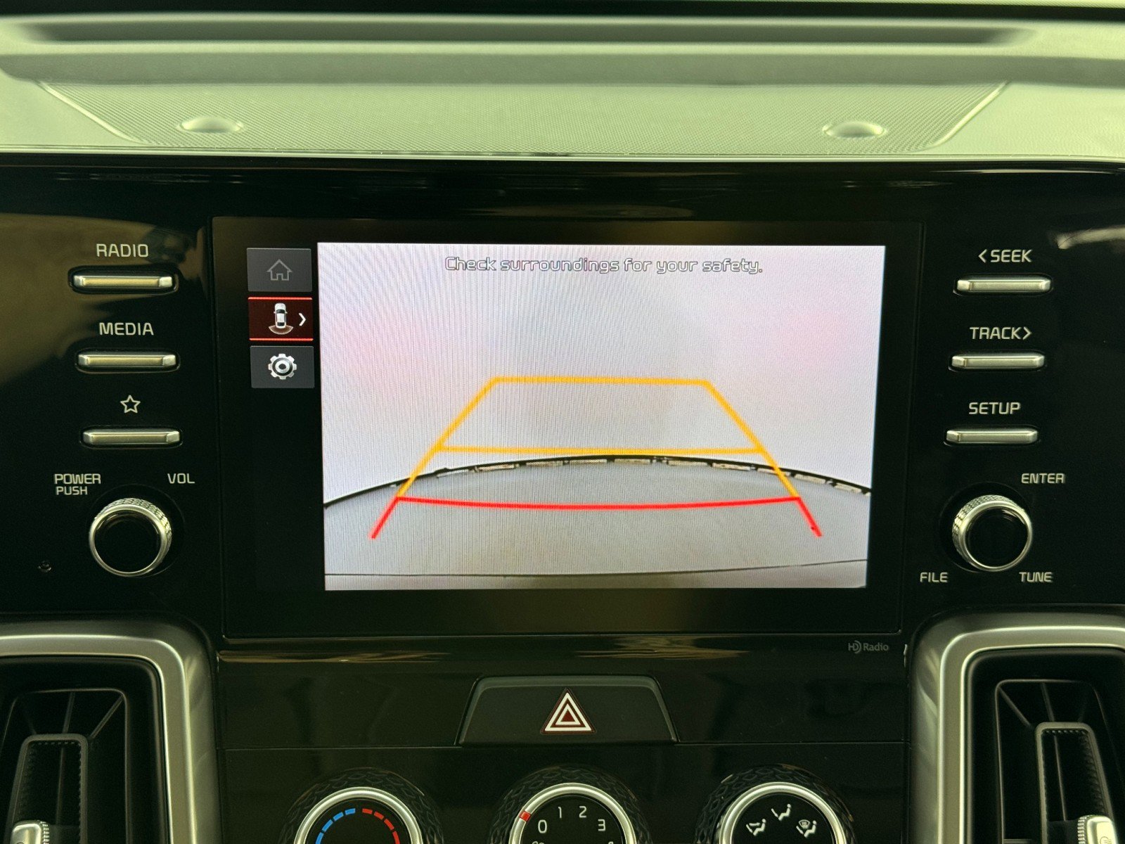 Used 2022 Kia Sorento LX FWD image 25
