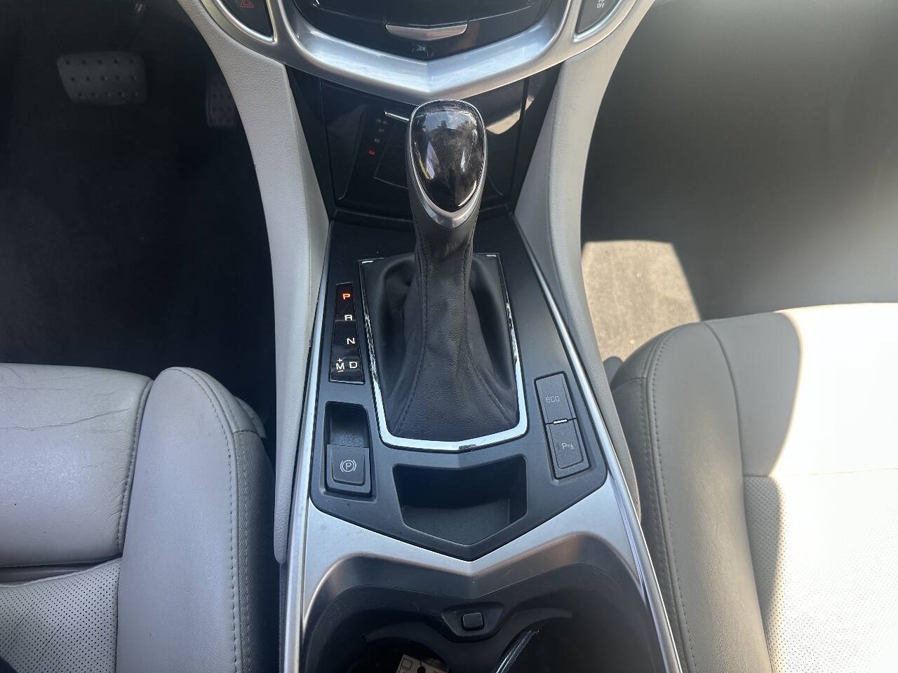 Used 2014 Cadillac SRX Luxury AWD/4WD image 16