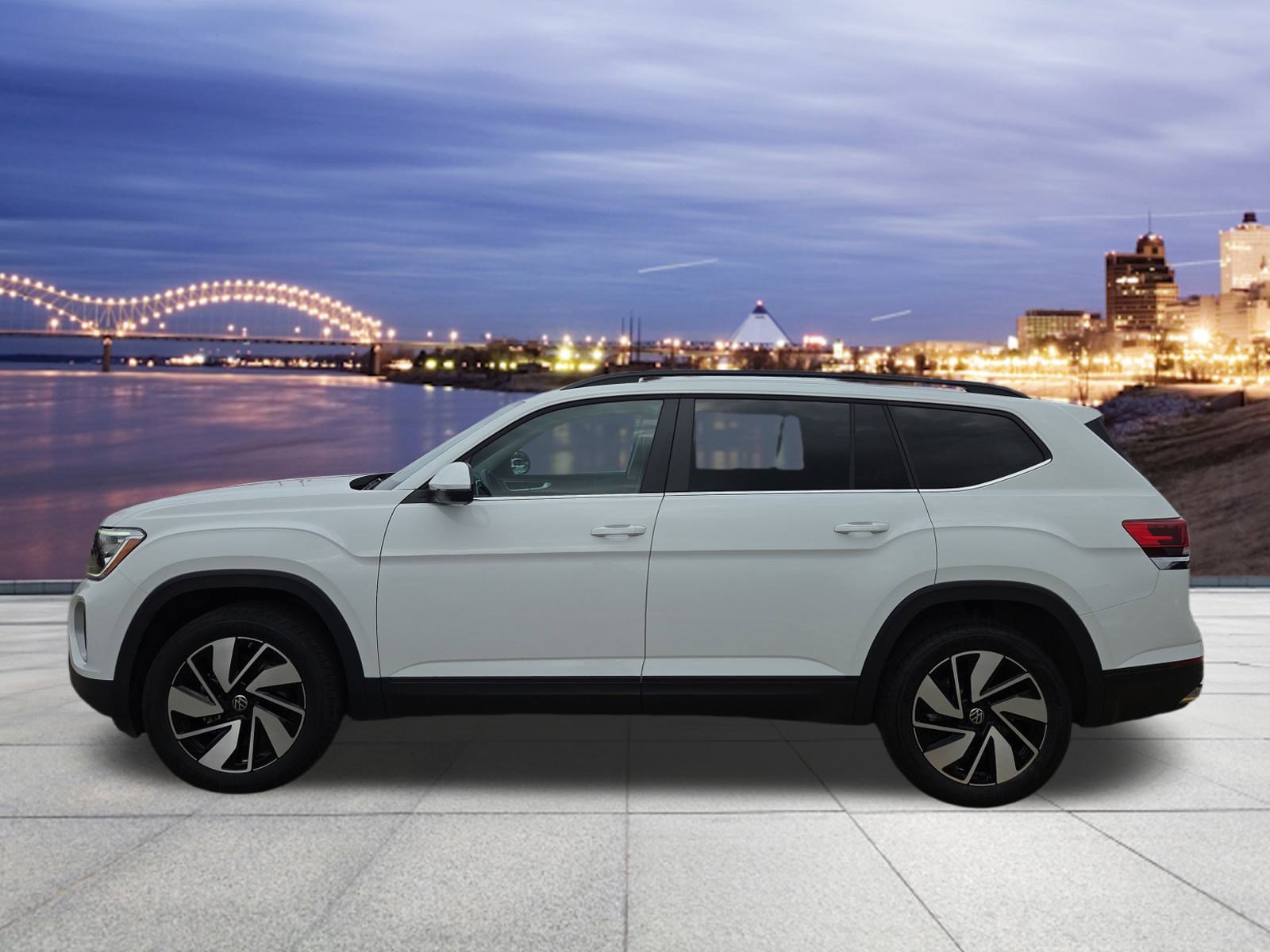 Certified 2025 Volkswagen Atlas SE image 2