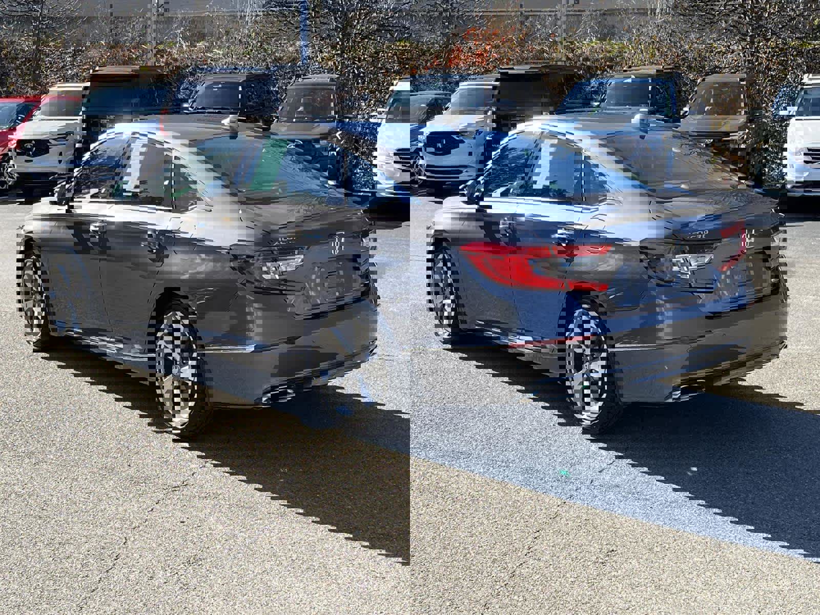 Used 2018 Honda Accord Touring image 3