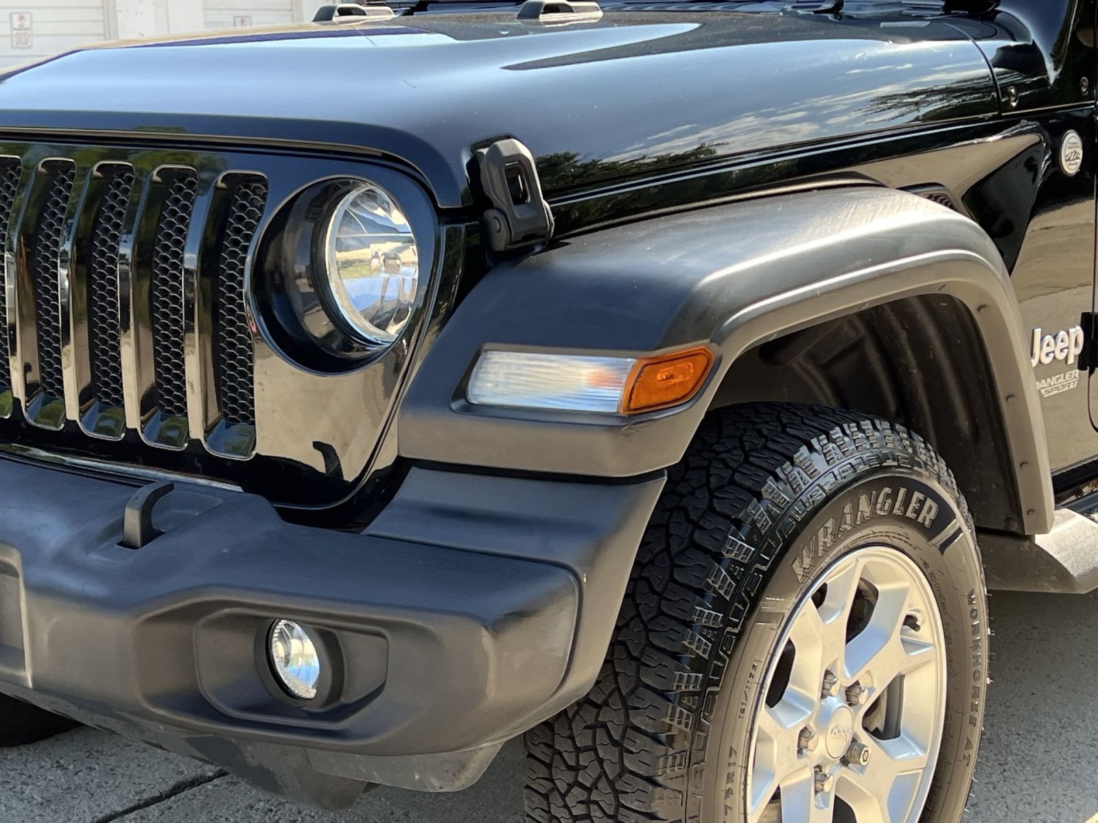 Used 2020 Jeep Wrangler Sport AWD/4WD image 13
