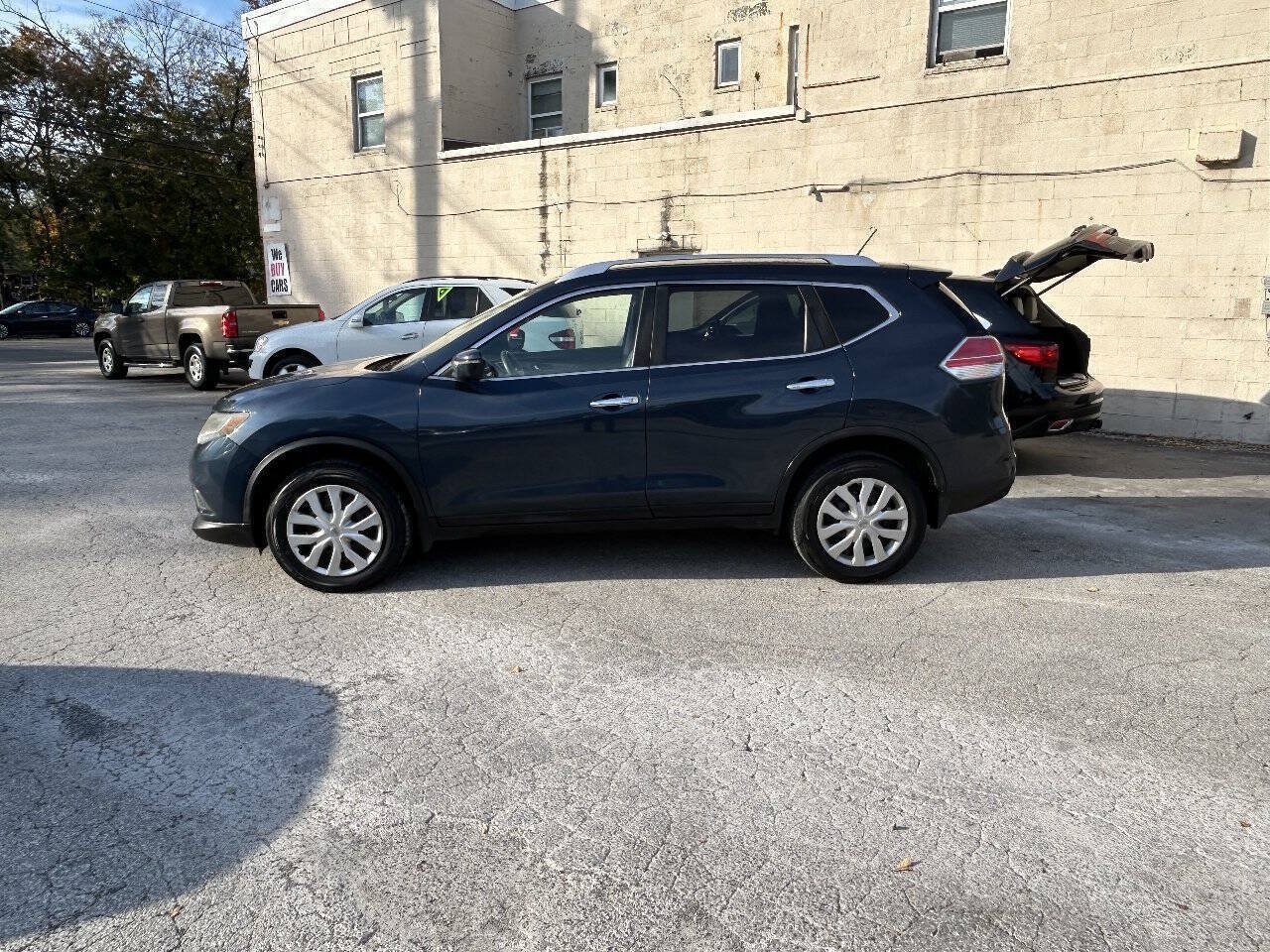 Used 2016 Nissan Rogue S w/ Appearance Package AWD/4WD image 4