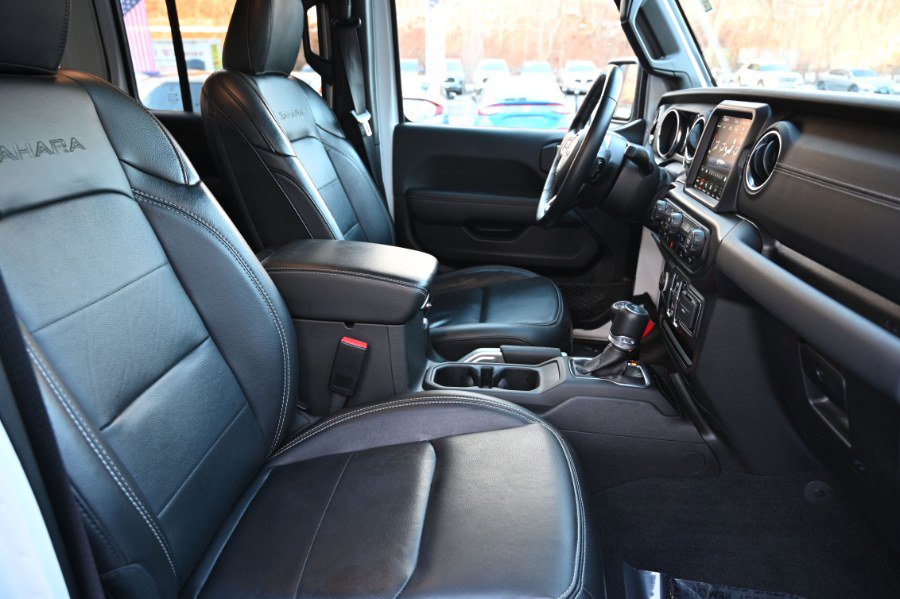Used 2022 Jeep Wrangler Unlimited Sahara w/ Cold Weather Group image 23