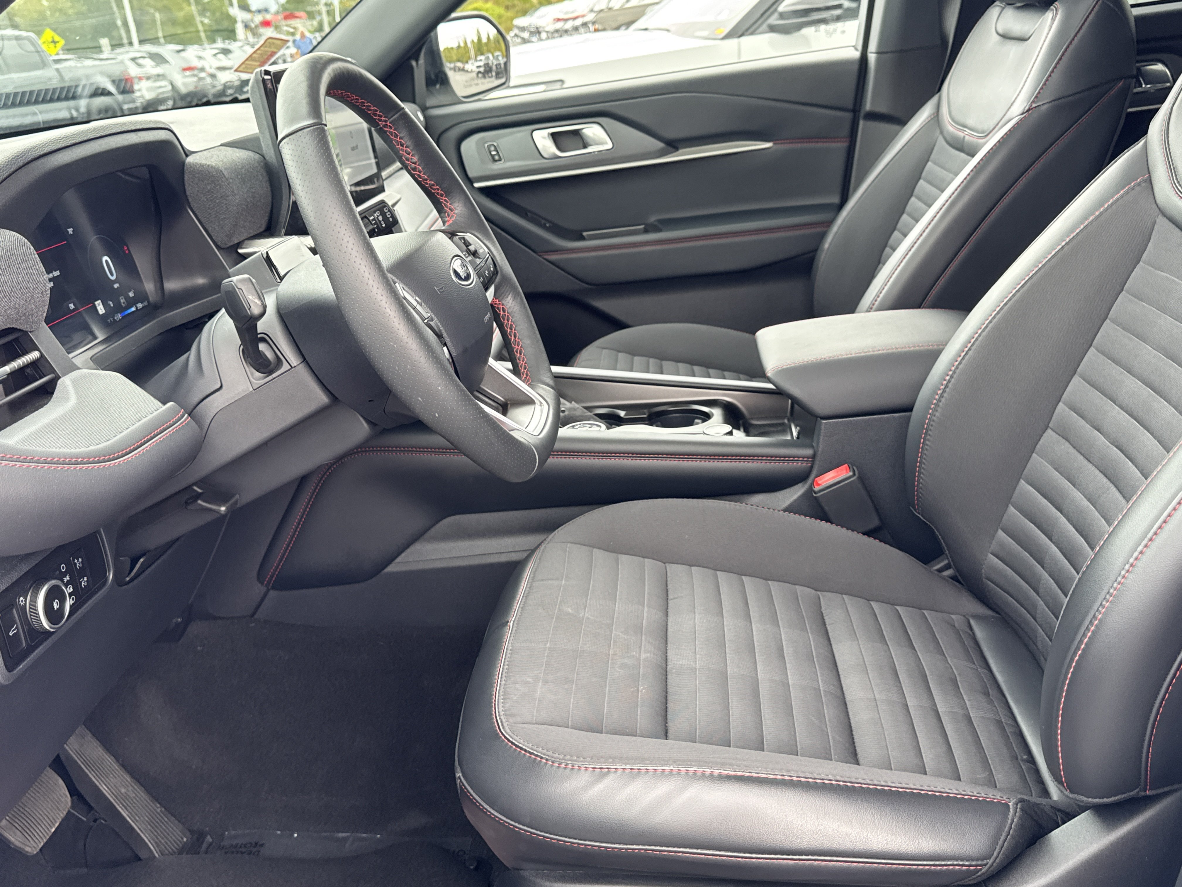 Used 2026 Ford Explorer ST-Line w/ ST-Line Street Pack AWD/4WD image 12