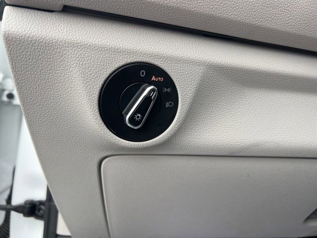 Used 2023 Volkswagen Jetta SE image 10