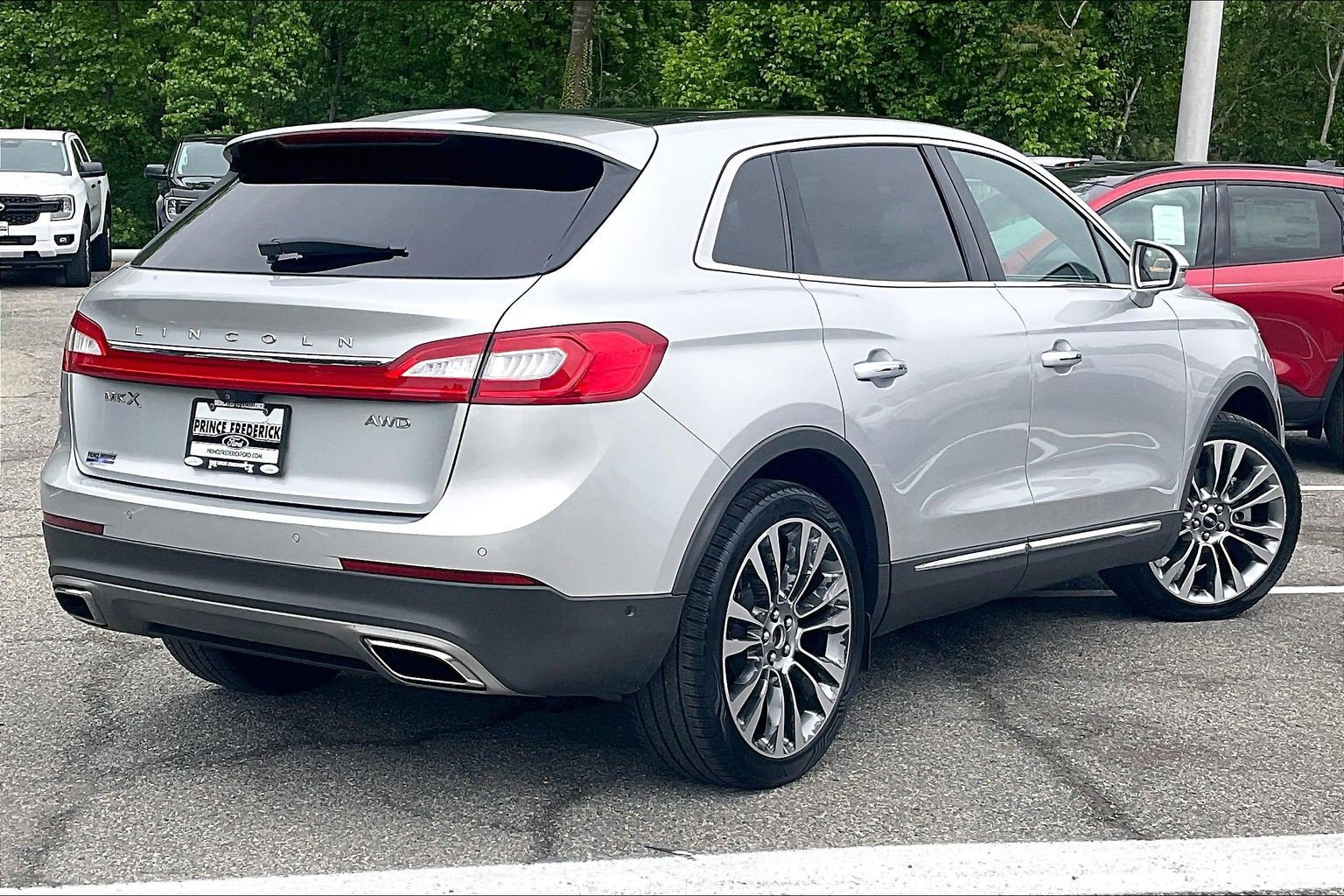Used 2016 Lincoln MKX Reserve w/ Technology Package AWD/4WD image 12