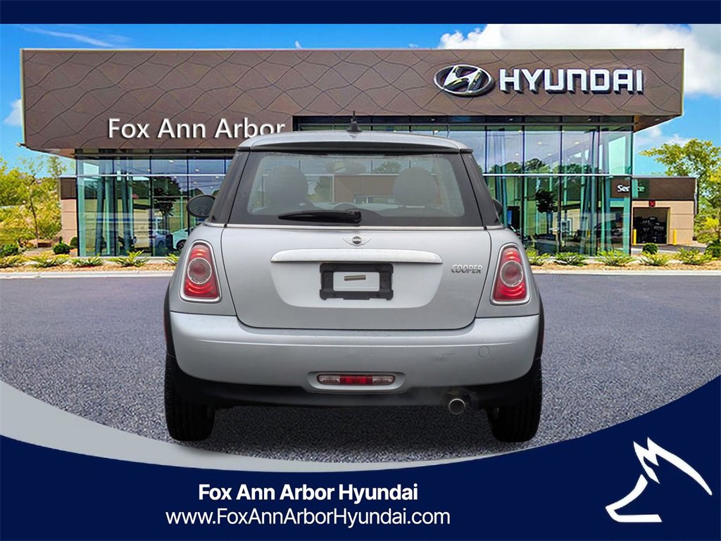 Used 2011 MINI Cooper Hardtop image 4