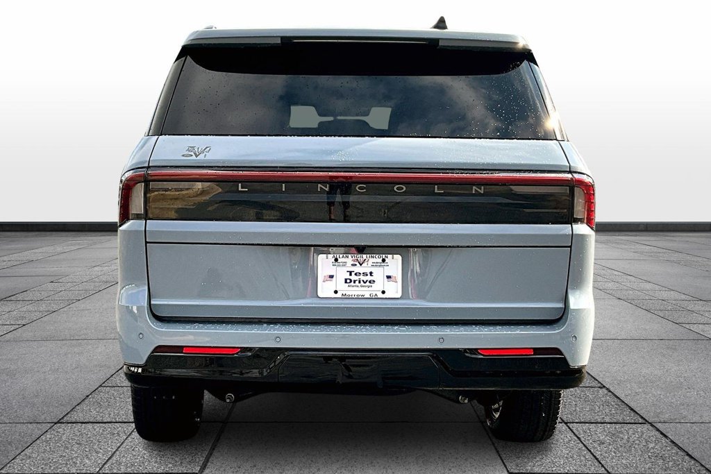 New 2025 Lincoln Navigator L Reserve w/ Jet Appearance Package AWD/4WD image 4