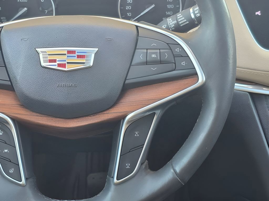 Used 2017 Cadillac XT5 Platinum w/ Driver Assist Package image 43