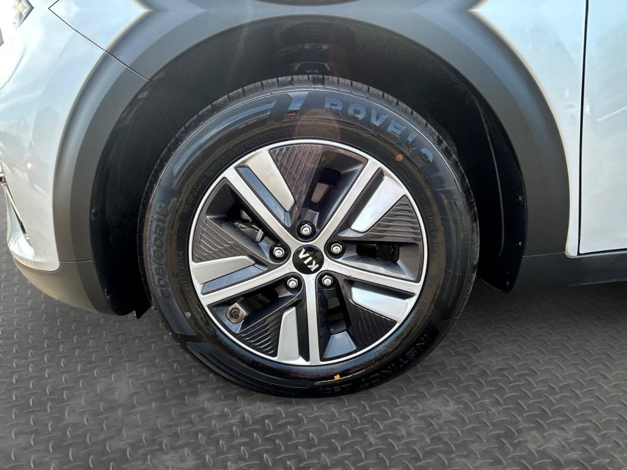 Used 2021 Kia Niro EX FWD image 16