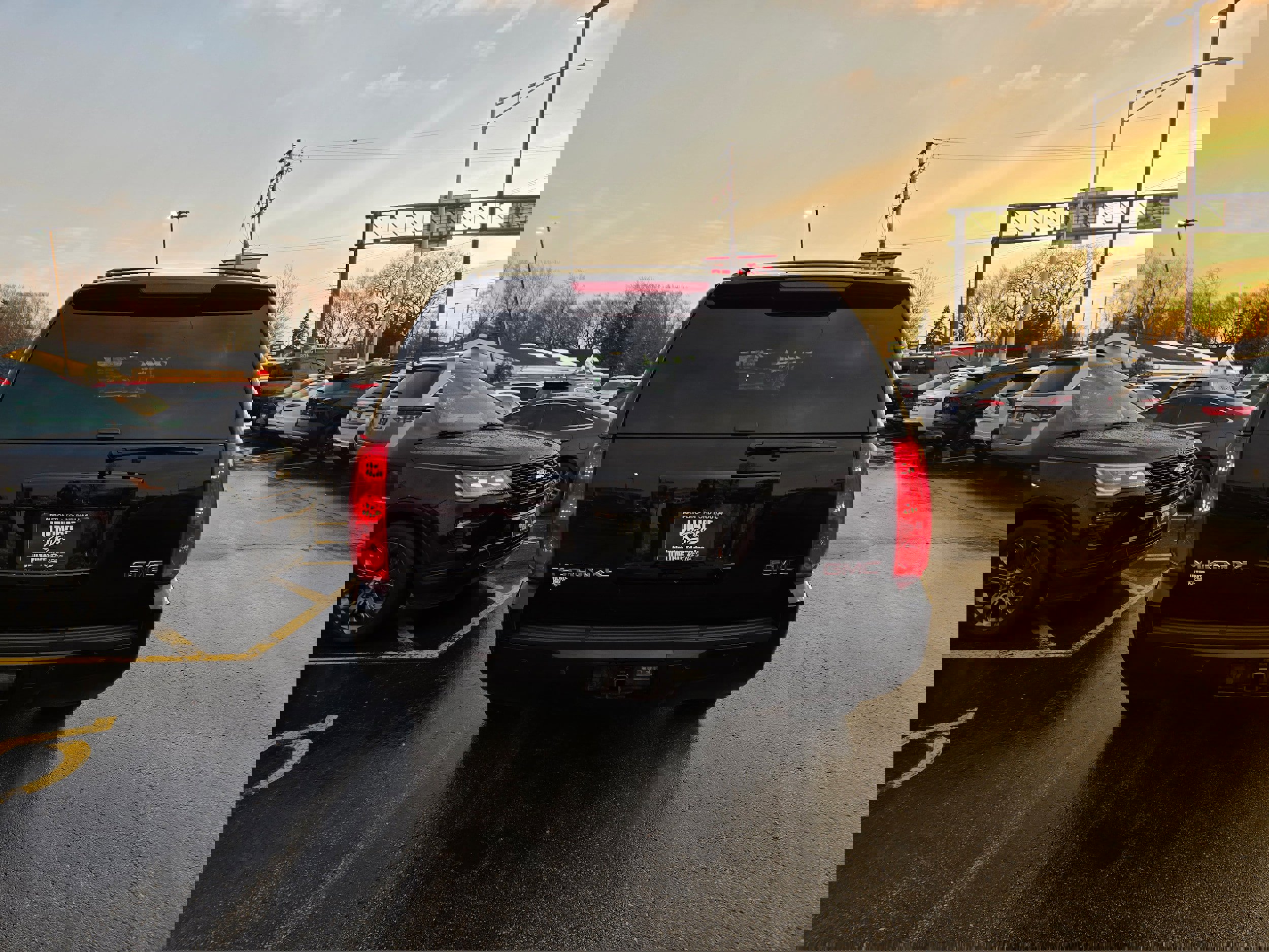 Used 2013 GMC Yukon XL SLT w/ SLT-2 Equipment Package image 5