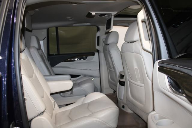 Used 2019 Cadillac Escalade ESV Premium Luxury image 12