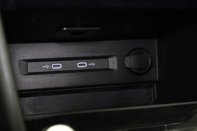 Used 2025 Volkswagen Taos SE w/ Black Wheel Package image 20