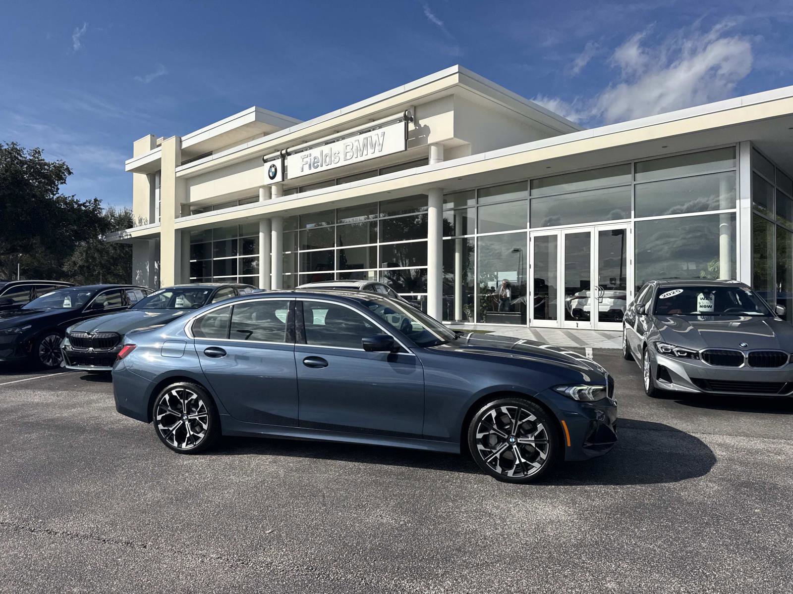 Certified 2025 BMW 330i Sedan video 1