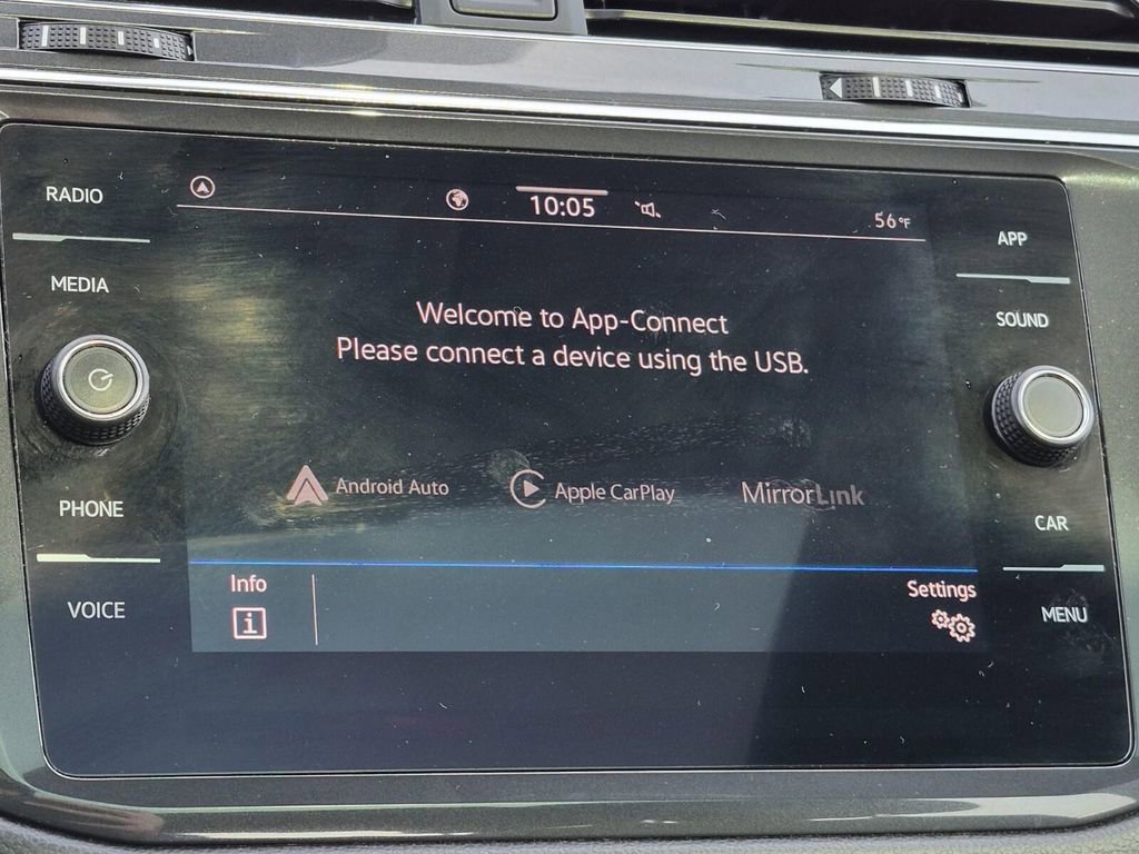 Used 2022 Volkswagen Tiguan SE w/ Panoramic Sunroof Package image 19