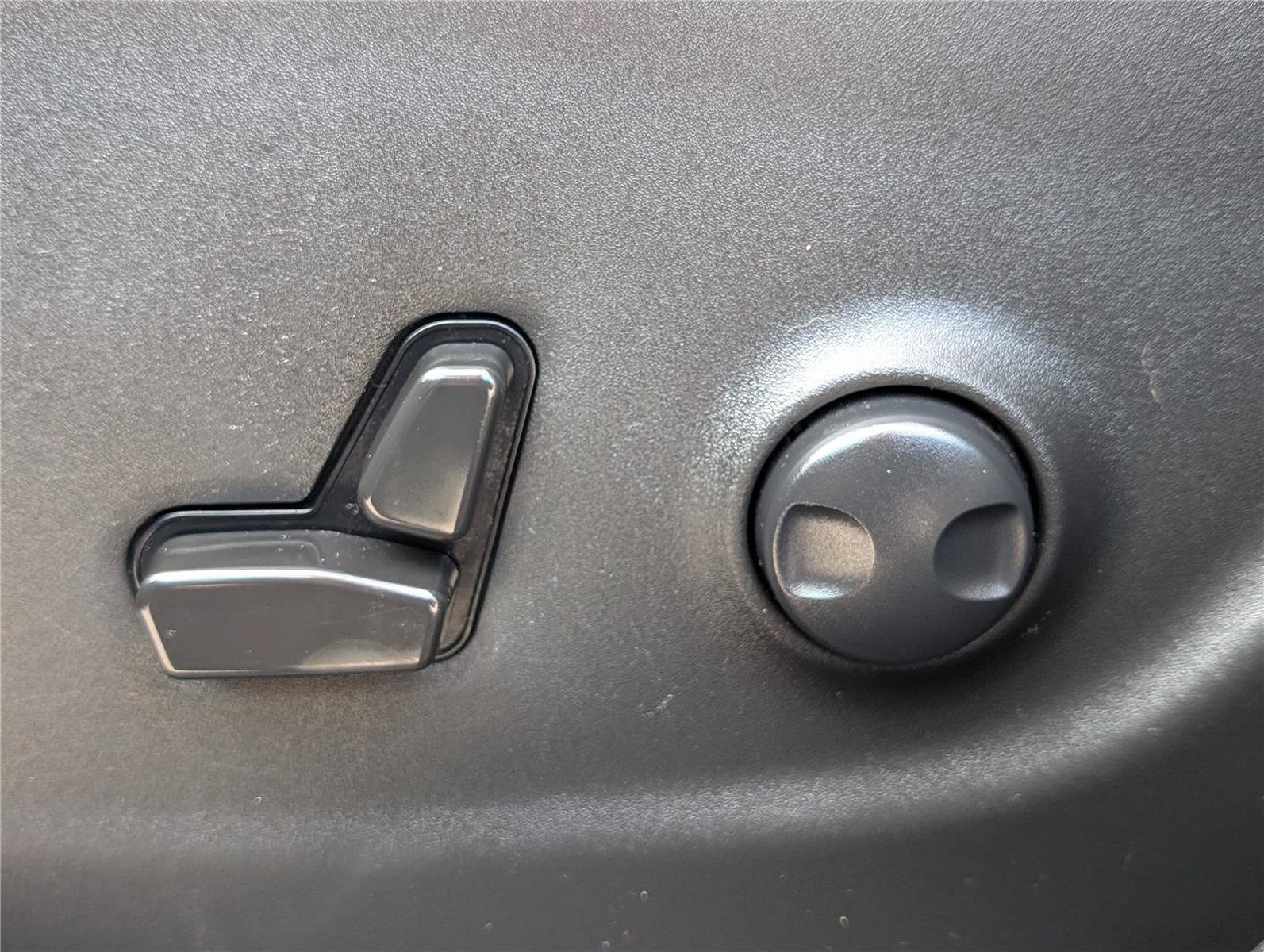 Used 2022 Jeep Cherokee Trailhawk AWD/4WD image 19