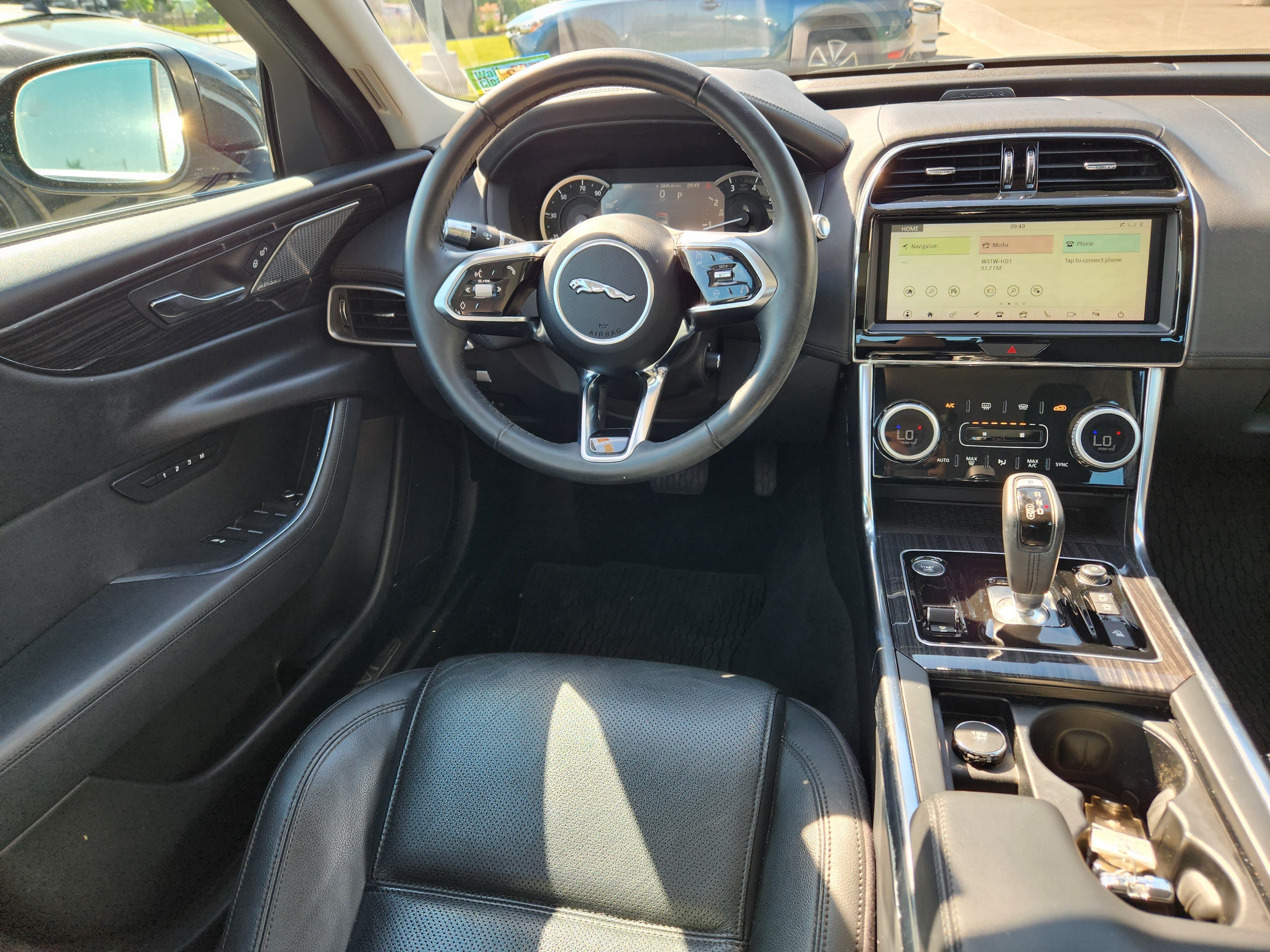 Used 2020 Jaguar XE S AWD/4WD image 13